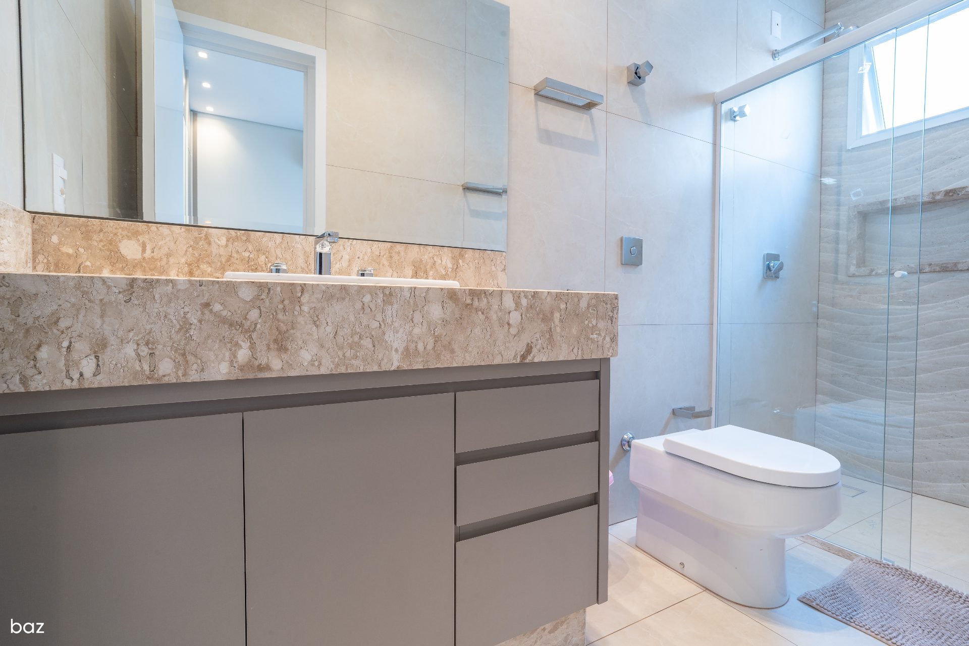 Lavabo com marcenaria e pedra